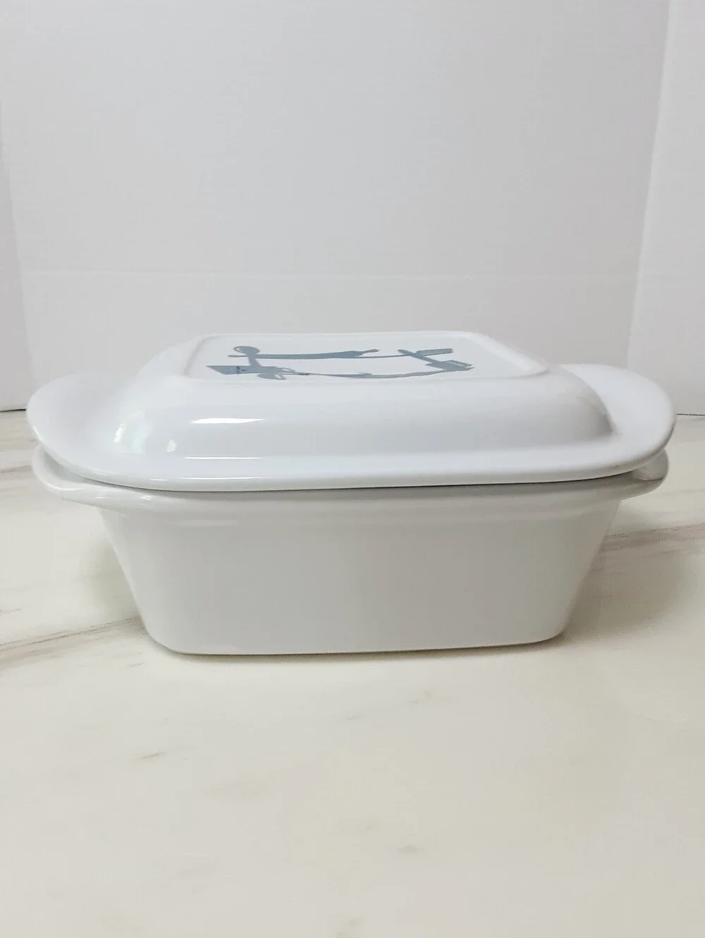 CHANTAL Covered Casserole Dish Make & Take Blue Utensil Graphic 2 Qt 93-MT20